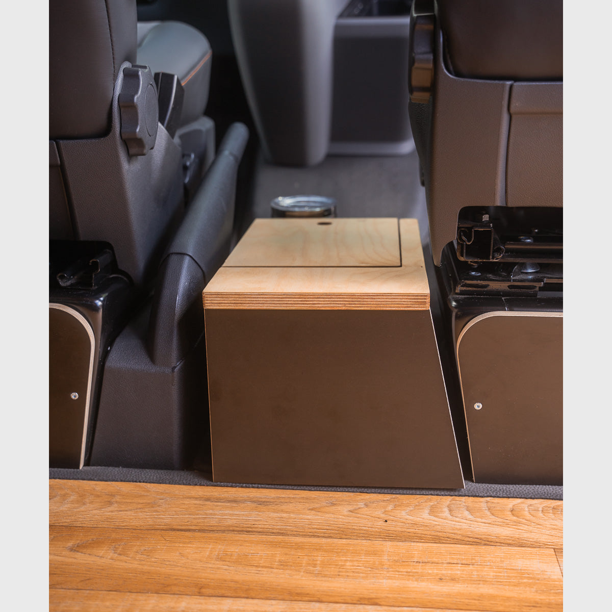 MobyCube - Organizer / Staukiste mit Getränkehaltern für VW T5-T6.1